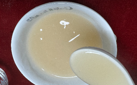 多少媽媽栽在輔導作業(yè)上！姥姥端來的一杯溫熱有機葛根粉，竟成了情緒 “滅火器”